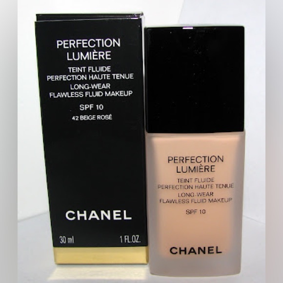 Perfection Lumière Long-Wearing Flawless Fluid Makeup SPF 10. 42 Beige rose - Picture 7 of 8